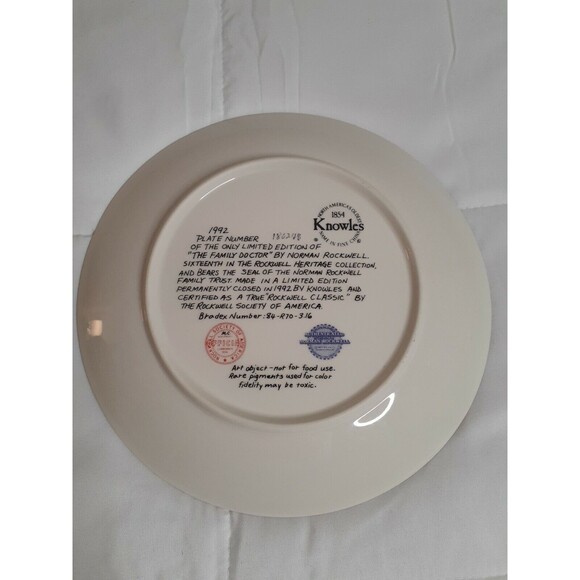 Vintage Norman Rockwell Collector Plate "The Family Doctor" 1992 By Knowles - Picture 2 of 3